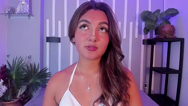 Snapshot of Afrodita_Shalom chatting on February 21, 2:06 pm Afrodita Shalom online show from February 21, 2:06 pm