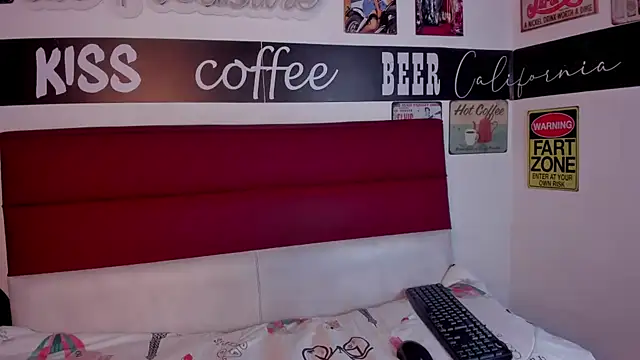 Snapshot of Afrodita_Shalom chatting on March 19, 10:22 am Afrodita Shalom online show from March 19, 10:22 am