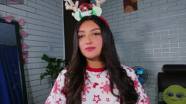 Snapshot of Afrodita_Shalom chatting on December 16, 5:23 am Afrodita Shalom online show from December 16, 5:23 am