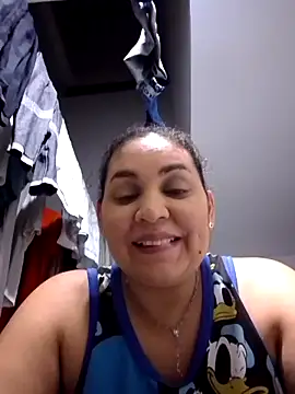 Snapshot of MirandaSoto chatting on January 19, 4:12 am MirandaSoto online show from January 19, 4:12 am