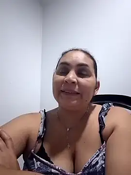 Snapshot of MirandaSoto chatting on January 27, 3:47 am MirandaSoto online show from January 27, 3:47 am