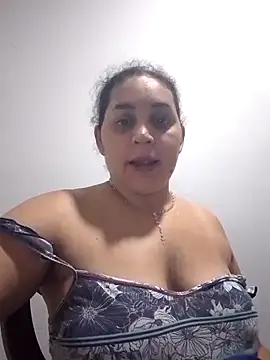 Snapshot of MirandaSoto chatting on January 27, 11:43 am MirandaSoto online show from January 27, 11:43 am