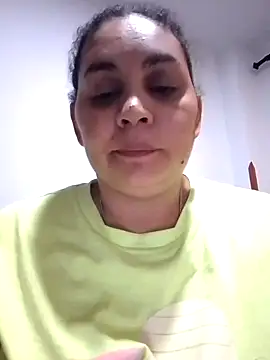 Snapshot of MirandaSoto chatting on February 11, 12:05 pm MirandaSoto online show from February 11, 12:05 pm