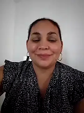 Snapshot of MirandaSoto chatting on February 21, 8:16 pm MirandaSoto online show from February 21, 8:16 pm