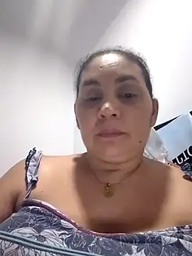 Snapshot of MirandaSoto chatting on March 4, 3:44 am MirandaSoto online show from March 4, 3:44 am