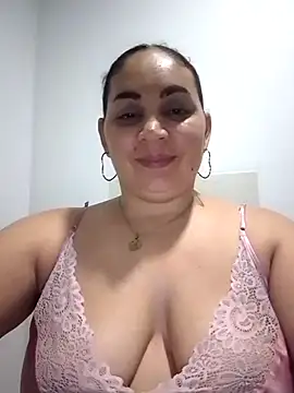 Snapshot of MirandaSoto chatting on March 23, 4:38 am MirandaSoto online show from March 23, 4:38 am