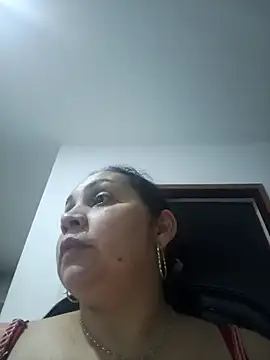 Snapshot of MirandaSoto chatting on September 10, 3:39 am MirandaSoto online show from September 10, 3:39 am