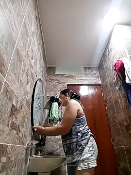 Snapshot of MirandaSoto chatting on October 13, 4:01 am MirandaSoto online show from October 13, 4:01 am