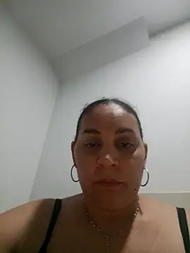 Snapshot of MirandaSoto chatting on October 15, 3:28 am MirandaSoto online show from October 15, 3:28 am