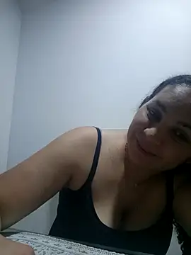 Snapshot of MirandaSoto chatting on October 18, 3:42 am MirandaSoto online show from October 18, 3:42 am