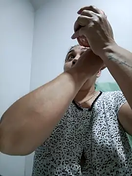 Snapshot of MirandaSoto chatting on October 20, 3:51 am MirandaSoto online show from October 20, 3:51 am