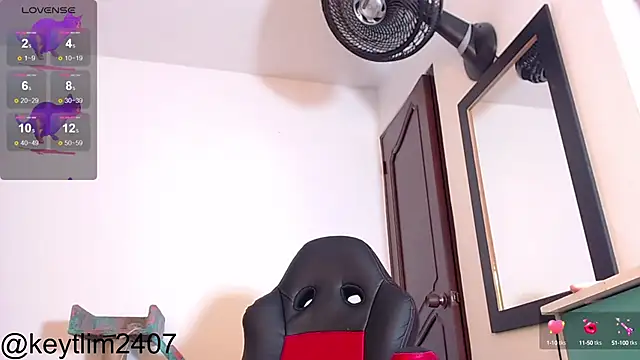 Snapshot of SweetAndrea_ss chatting on January 13, 11:30 am SweetAndrea ss online show from January 13, 11:30 am