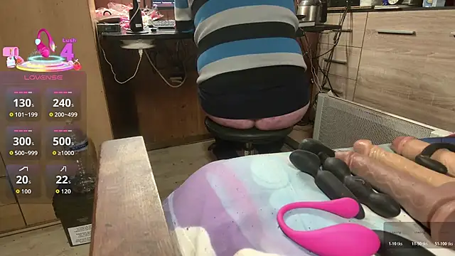 misteryman1956 online show from December 19, 10:44 am