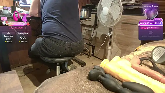Snapshot of misteryman1956 chatting on July 13, 5:10 am misteryman1956 online show from July 13, 5:10 am
