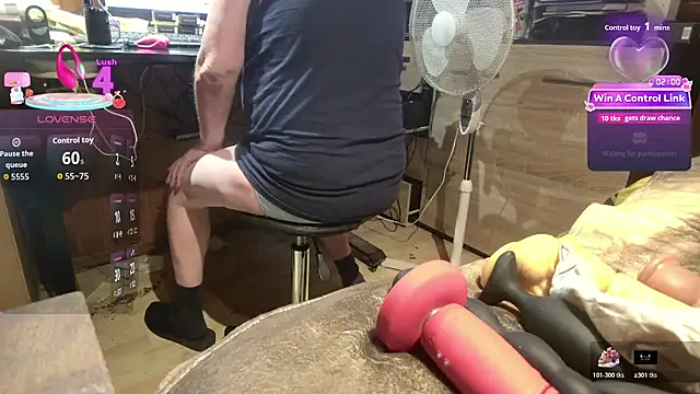 Snapshot of misteryman1956 chatting on July 24, 5:33 pm misteryman1956 online show from July 24, 5:33 pm
