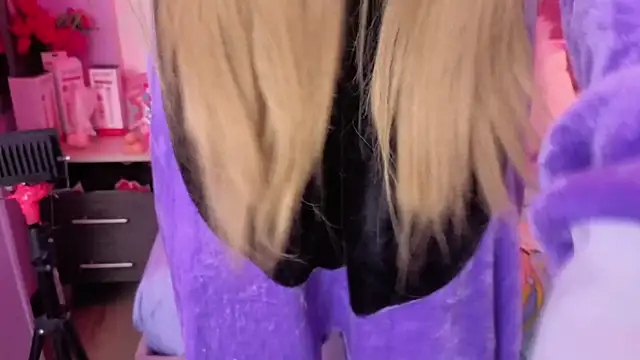 lauren evans96 online show from March 11, 3:45 am