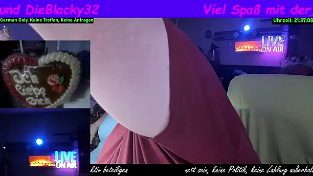 Snapshot of der_alex38 chatting on September 19, 7:36 pm der alex38 online show from September 19, 7:36 pm