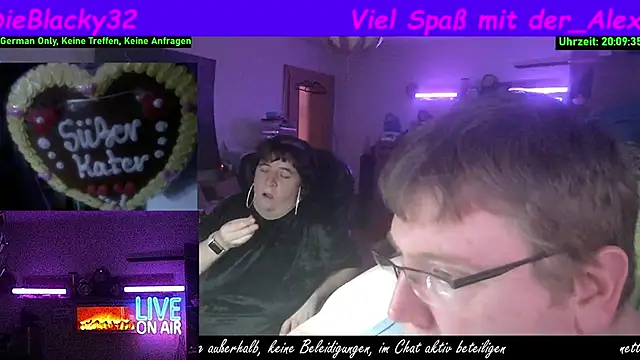 Snapshot of der_alex38 chatting on November 16, 7:08 pm der alex38 online show from November 16, 7:08 pm