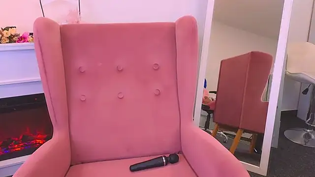 Snapshot of MirraBellanta chatting on February 2, 12:51 am MirraBellanta online show from February 2, 12:51 am