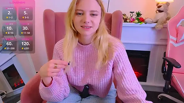 Snapshot of MirraBellanta chatting on February 8, 9:57 pm MirraBellanta online show from February 8, 9:57 pm