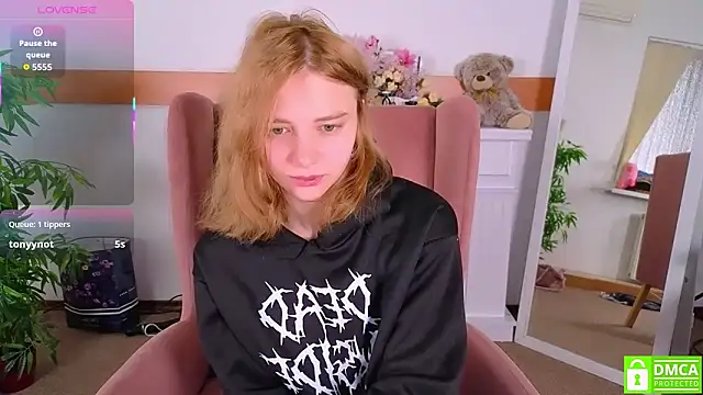 Snapshot of MirraBellanta chatting on October 13, 8:31 pm MirraBellanta online show from October 13, 8:31 pm