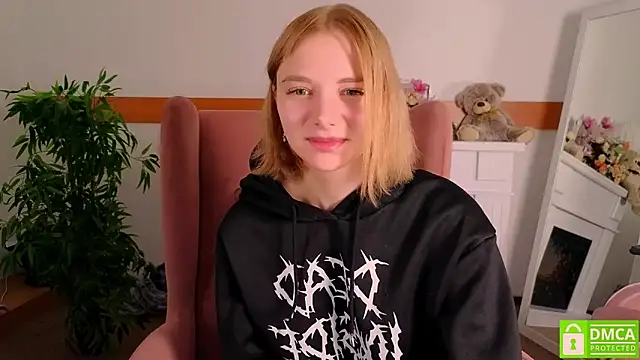 Snapshot of MirraBellanta chatting on November 1, 11:07 pm MirraBellanta online show from November 1, 11:07 pm