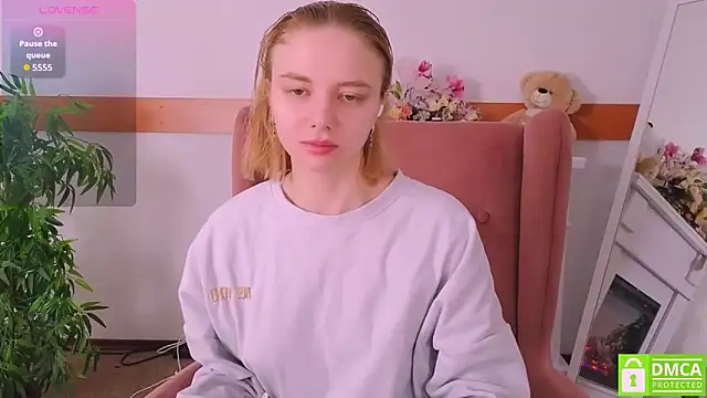 Snapshot of MirraBellanta chatting on November 30, 10:25 pm MirraBellanta online show from November 30, 10:25 pm