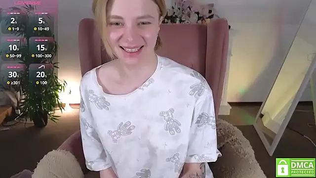 Snapshot of MirraBellanta chatting on May 15, 11:12 pm MirraBellanta online show from May 15, 11:12 pm