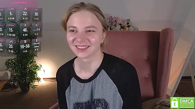 Snapshot of MirraBellanta chatting on May 19, 1:56 am MirraBellanta online show from May 19, 1:56 am