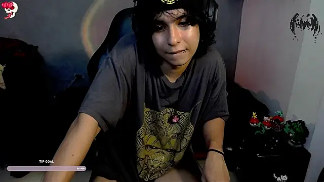 Snapshot of kairozz chatting on January 10, 10:57 pm kairozz online show from January 10, 10:57 pm