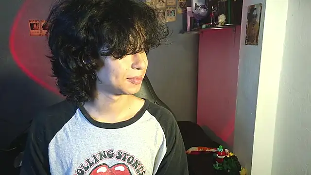 Snapshot of kairozz chatting on February 8, 3:10 pm kairozz online show from February 8, 3:10 pm