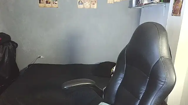 Snapshot of kairozz chatting on February 19, 4:44 pm kairozz online show from February 19, 4:44 pm