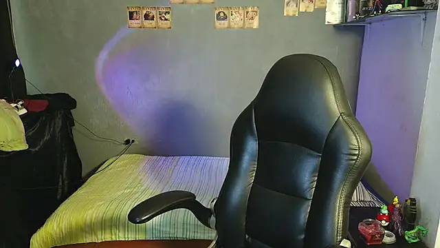 Snapshot of kairozz chatting on February 28, 5:48 pm kairozz online show from February 28, 5:48 pm