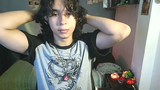 Snapshot of kairozz chatting on March 11, 12:39 pm kairozz online show from March 11, 12:39 pm