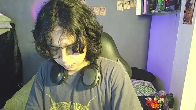 Snapshot of kairozz chatting on March 17, 10:06 pm kairozz online show from March 17, 10:06 pm