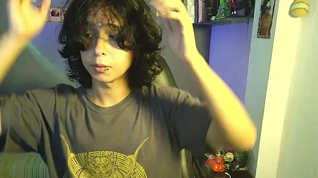 Snapshot of kairozz chatting on March 18, 1:10 am kairozz online show from March 18, 1:10 am