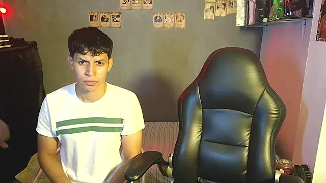 Snapshot of kairozz chatting on March 21, 12:17 pm kairozz online show from March 21, 12:17 pm