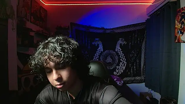 Snapshot of kairozz chatting on November 15, 7:32 pm kairozz online show from November 15, 7:32 pm