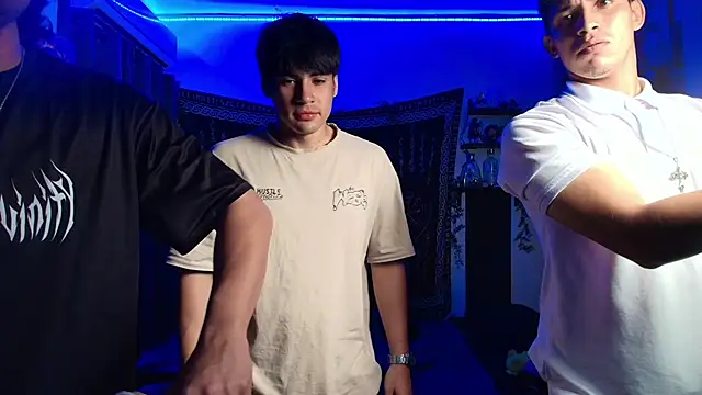 Snapshot of kairozz chatting on November 30, 2:04 am kairozz online show from November 30, 2:04 am