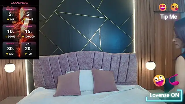 NatashaMason  online show from March 25, 7:20 pm