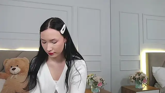 Snapshot of LeilaLow chatting on December 26, 12:05 pm LeilaLow online show from December 26, 12:05 pm