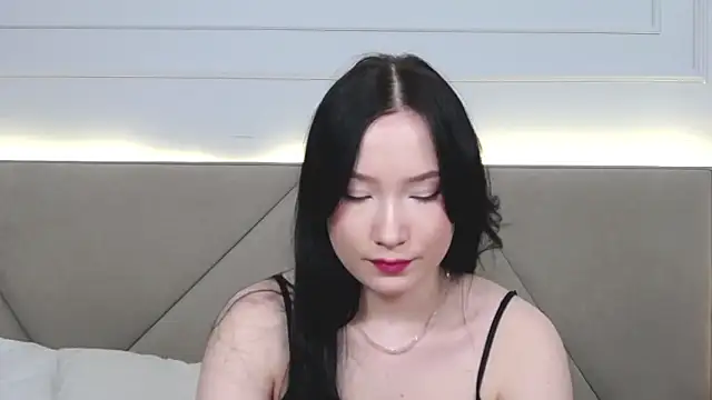 Snapshot of LeilaLow chatting on December 29, 3:03 pm LeilaLow online show from December 29, 3:03 pm