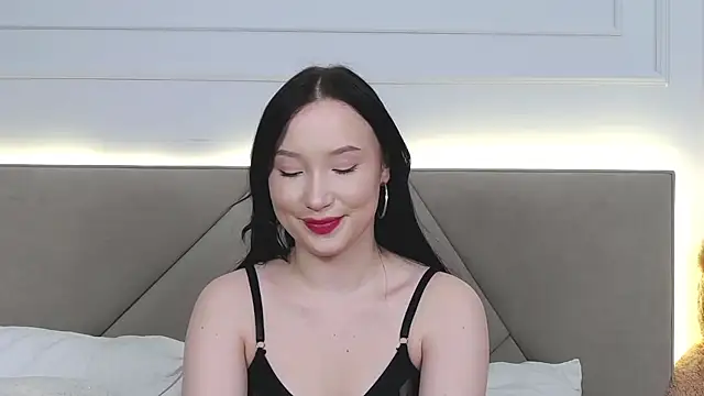 Snapshot of LeilaLow chatting on January 23, 6:14 pm LeilaLow online show from January 23, 6:14 pm