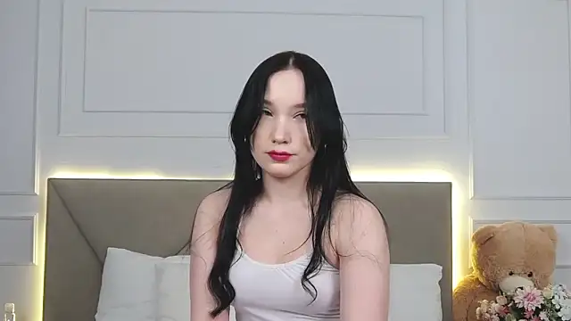 Snapshot of LeilaLow chatting on February 7, 12:06 pm LeilaLow online show from February 7, 12:06 pm