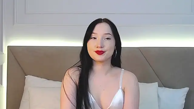 Snapshot of LeilaLow chatting on March 17, 6:21 pm LeilaLow online show from March 17, 6:21 pm