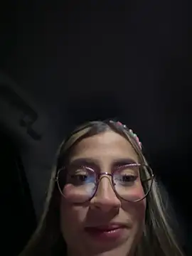 Issabela G1 online show from December 5, 1:25 am