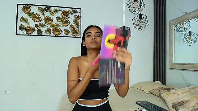 Snapshot of julieta_aguilar1 chatting on January 19, 7:26 pm julieta aguilar1 online show from January 19, 7:26 pm