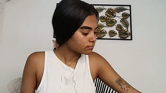 Snapshot of julieta_aguilar1 chatting on October 5, 7:23 pm julieta aguilar1 online show from October 5, 7:23 pm