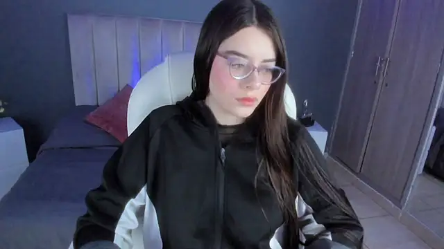Snapshot of Charlotte_Olsen_ chatting on February 6, 12:26 pm Charlotte Olsen online show from February 6, 12:26 pm