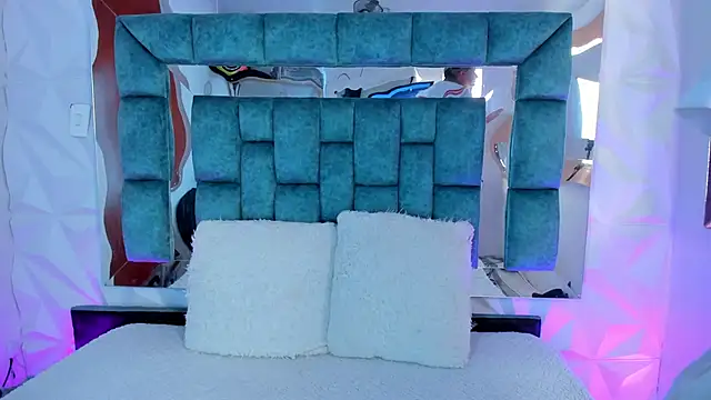 Nanda Vixen online show from February 18, 8:25 pm